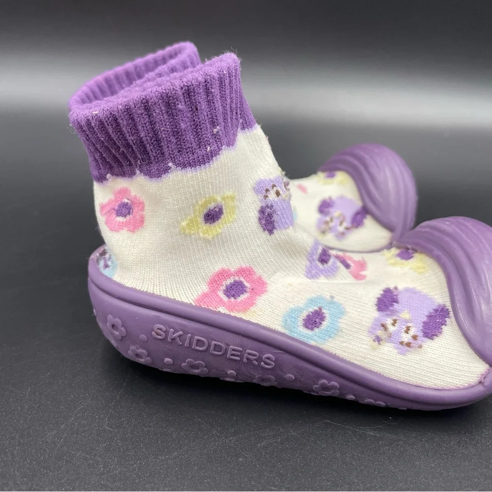 White/purple skidders size 6 toddler walking sock shoes